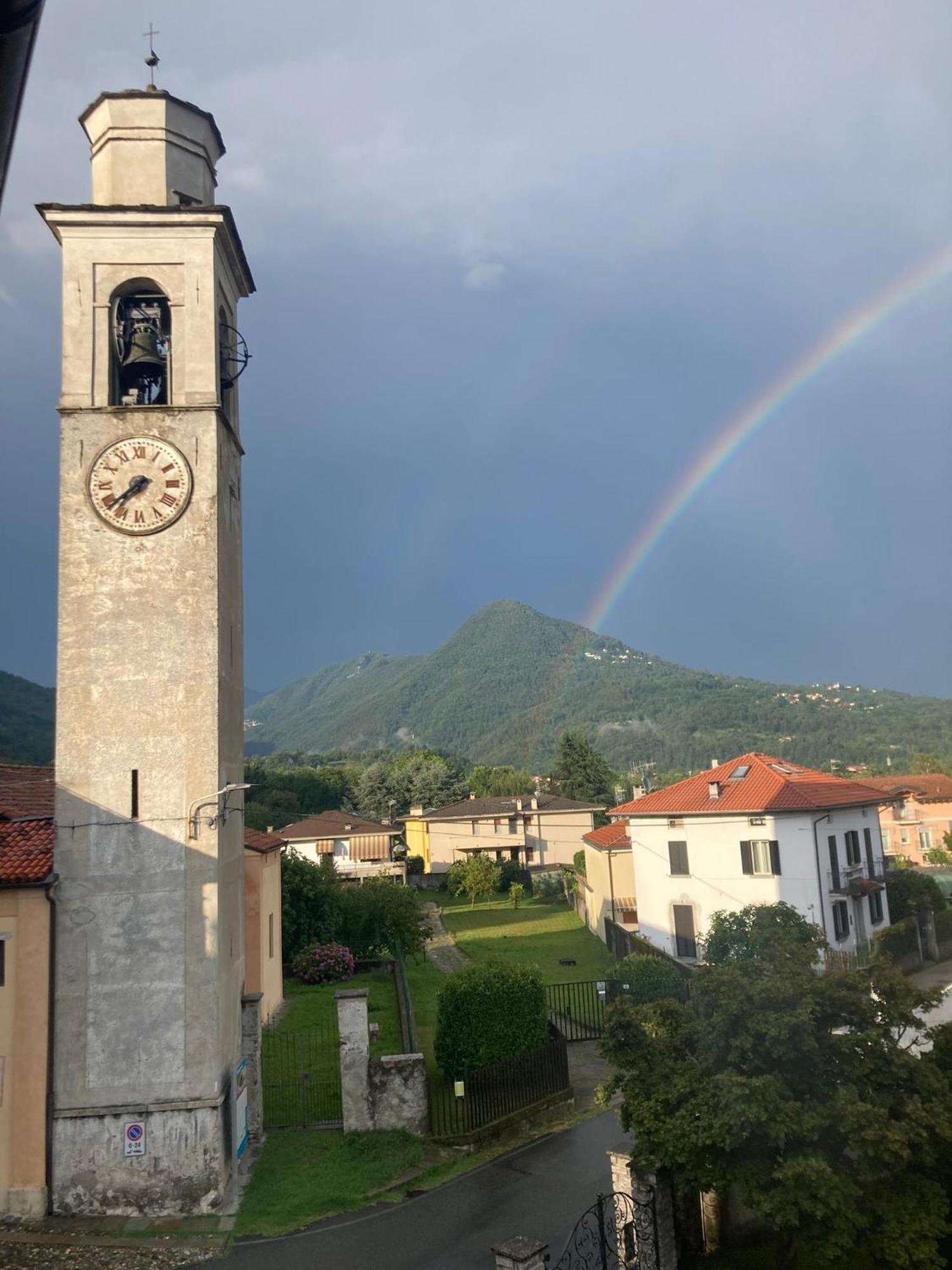 Tra Monti E Lago Verbania Luaran gambar